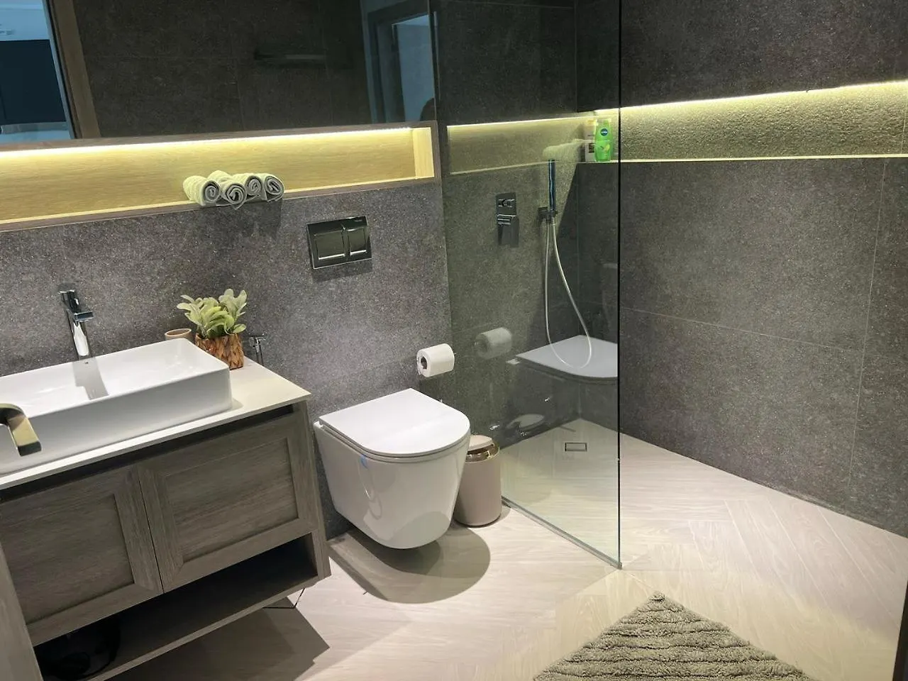 דובאי Brand New Luxury 1 Bedroom Apartment