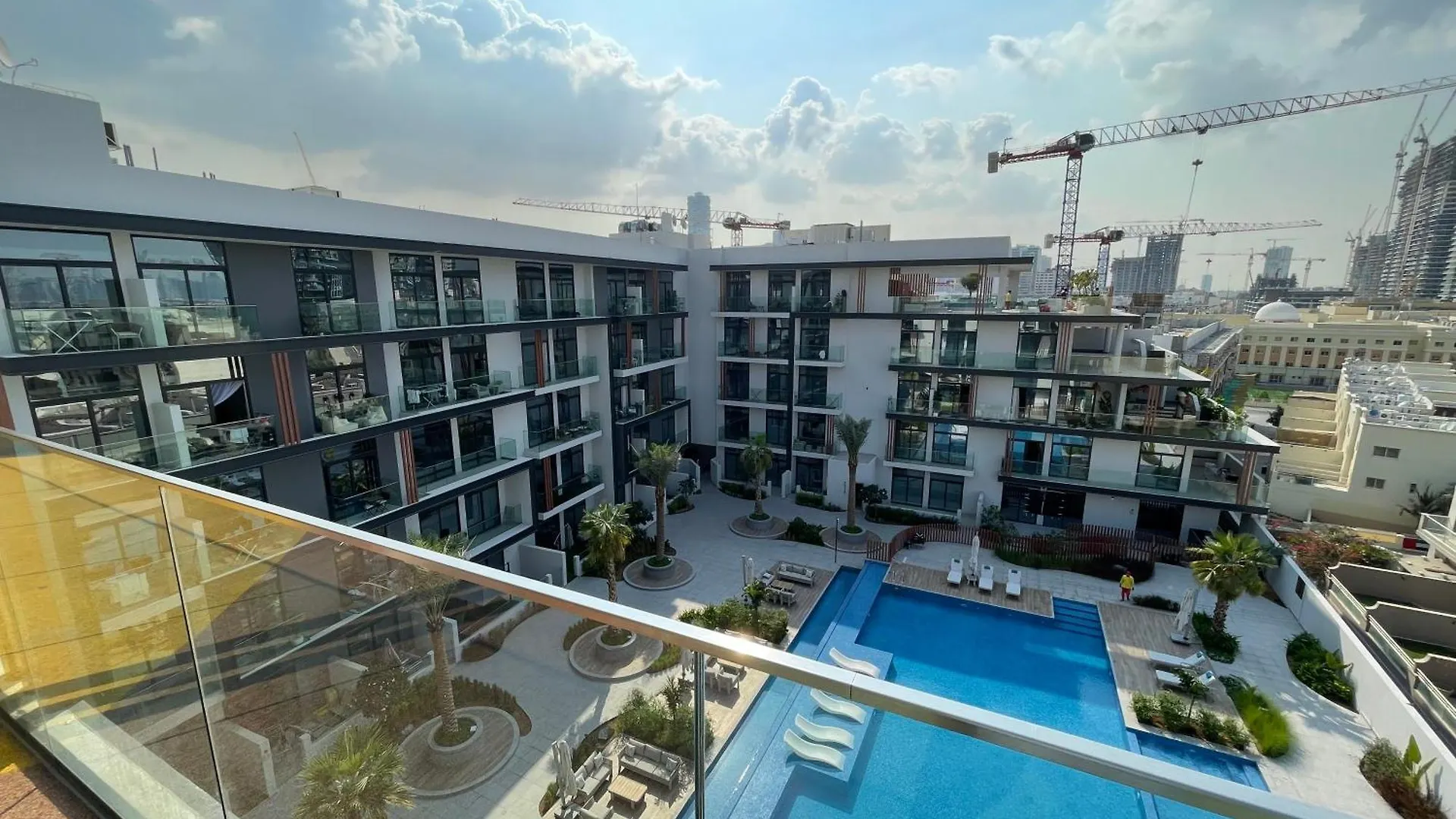 דובאי Brand New Luxury 1 Bedroom Apartment