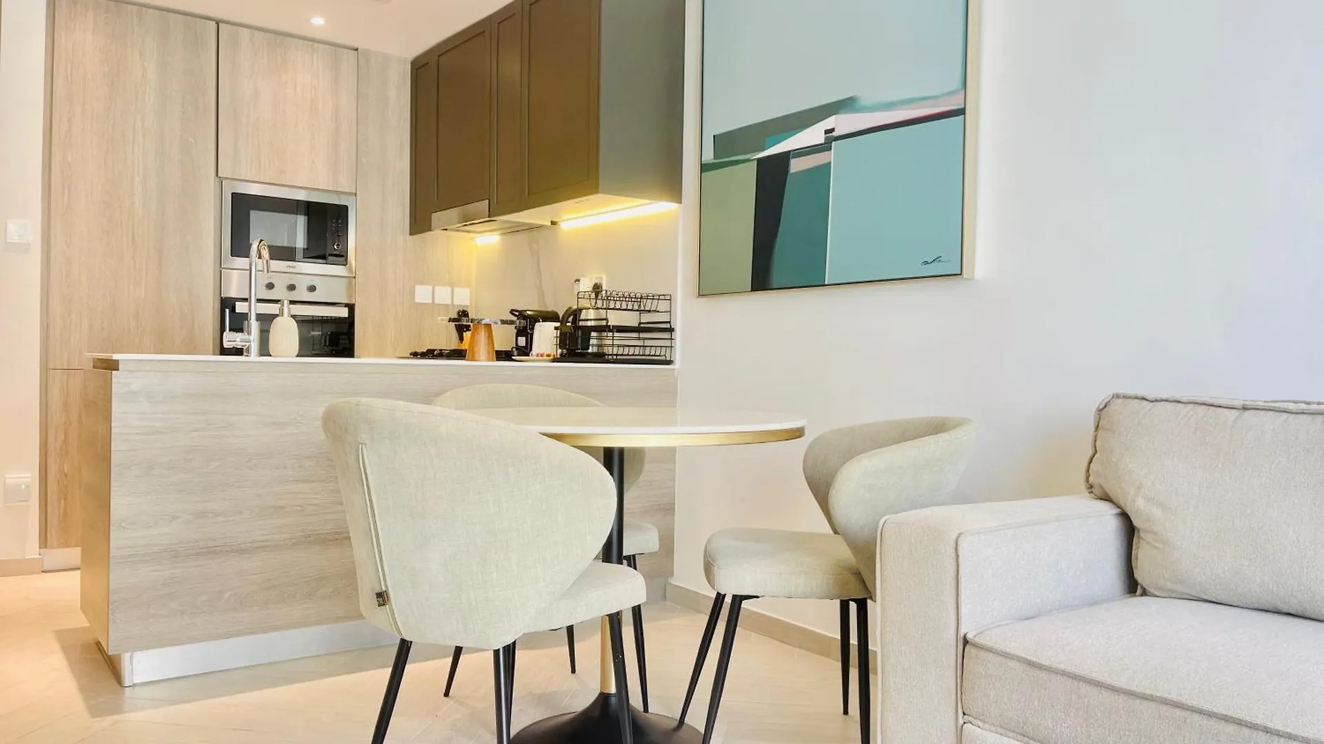 דובאי Brand New Luxury 1 Bedroom Apartment איחוד האמירויות הערביות
