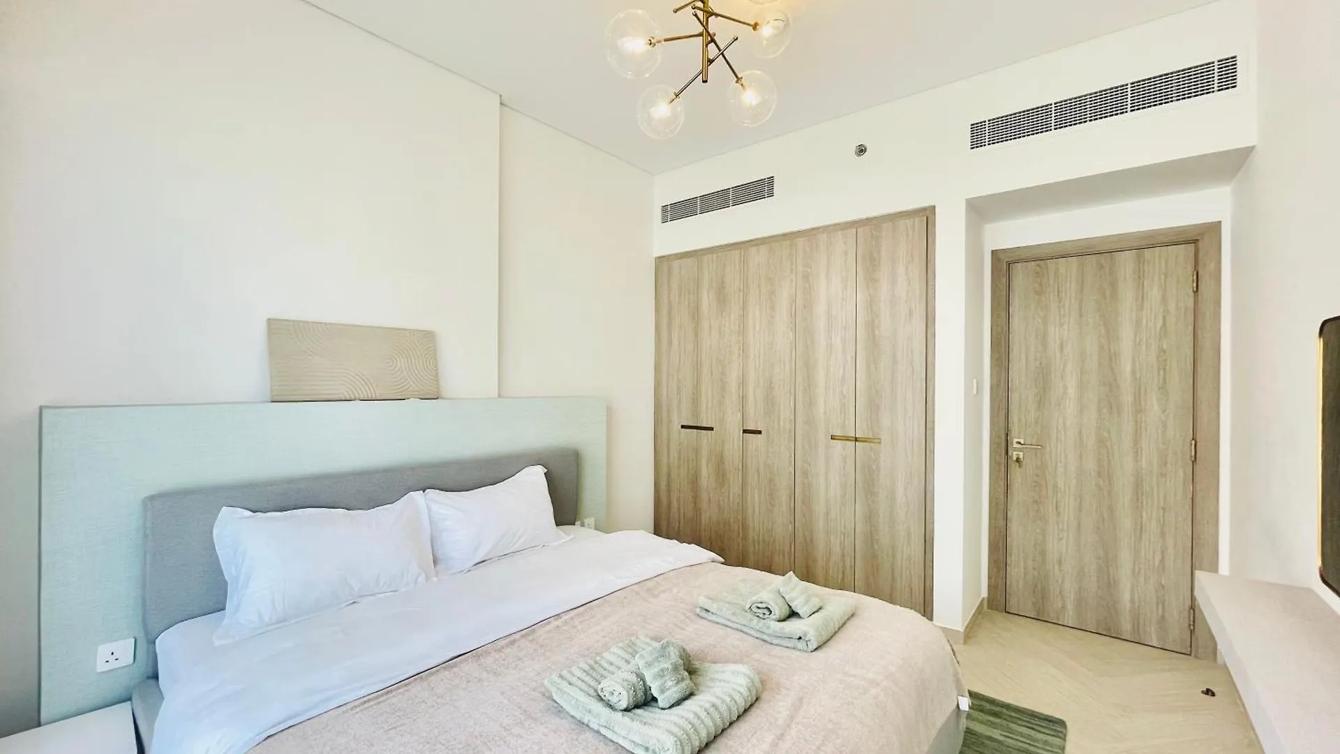 דובאי Brand New Luxury 1 Bedroom Apartment איחוד האמירויות הערביות